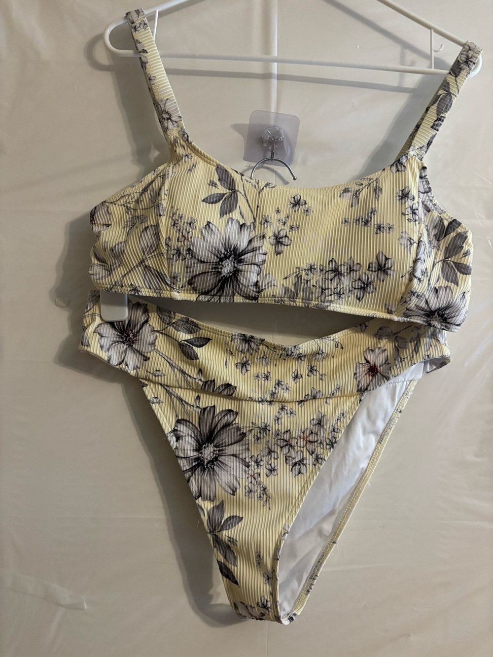 Swimsuit blushing Brunnette 
Size XXL